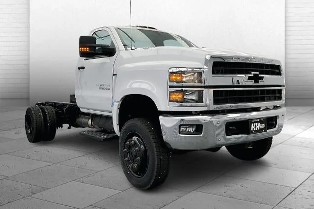 2024 Chevrolet Silverado 5500HD Work Truck photo 1