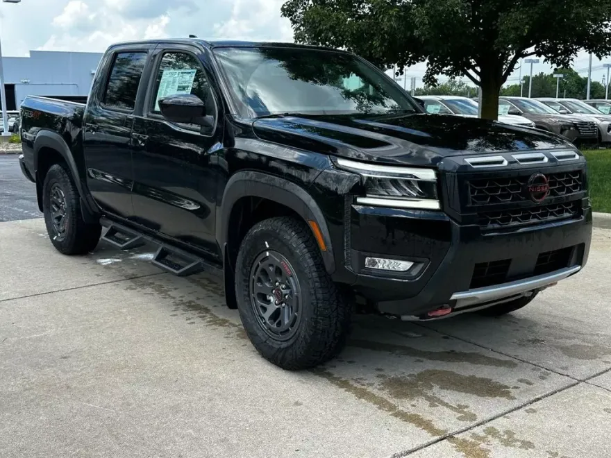 2025 Nissan Frontier Crew Cab PRO-4X photo 1
