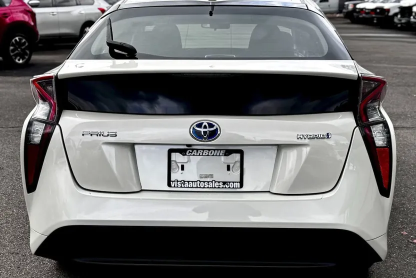 2017 Toyota Prius One Two photo 1