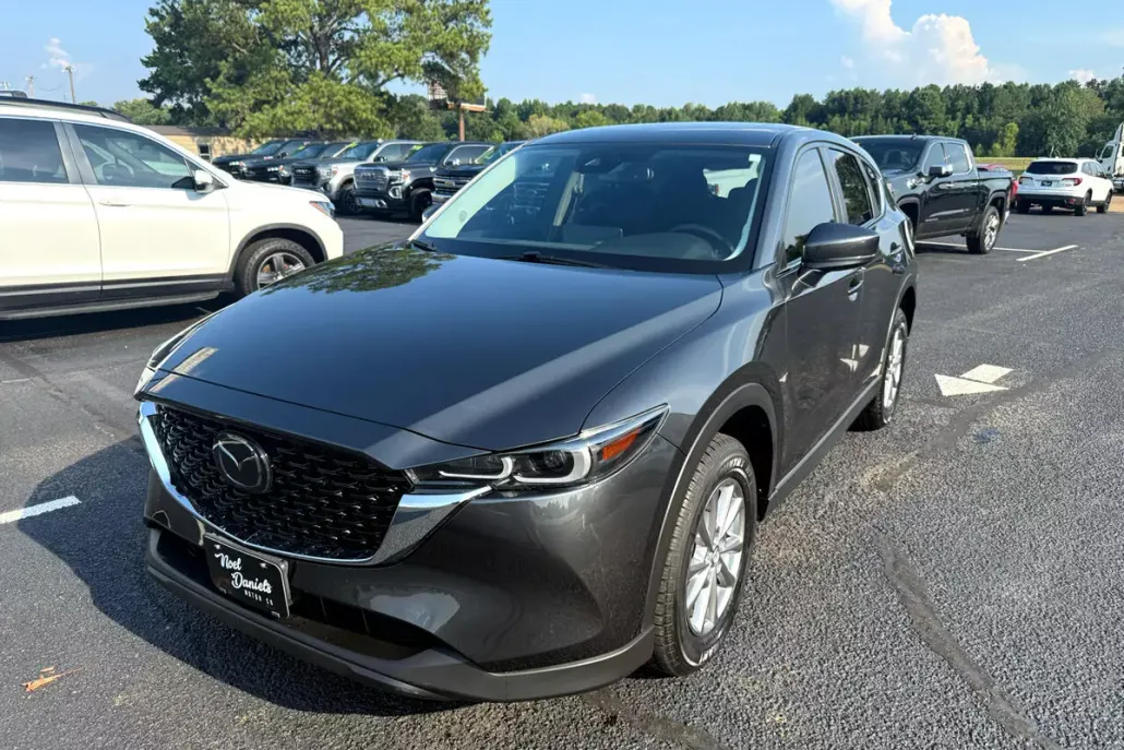 2023 Mazda CX-5 Preferred photo 1