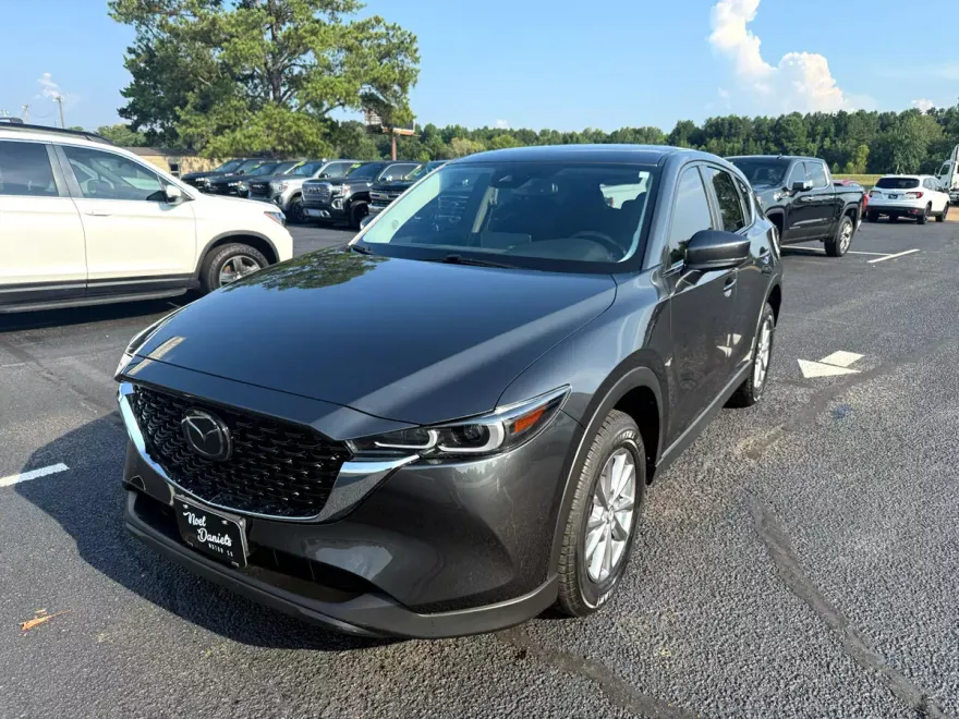 2023 Mazda CX-5 Preferred photo 1