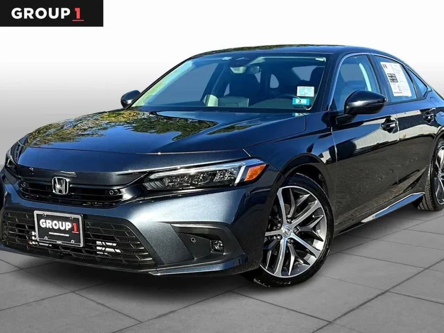 2024 Honda Civic Touring photo 1