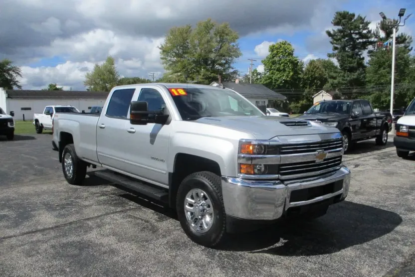 2018 Chevrolet Silverado 3500HD LT photo 1