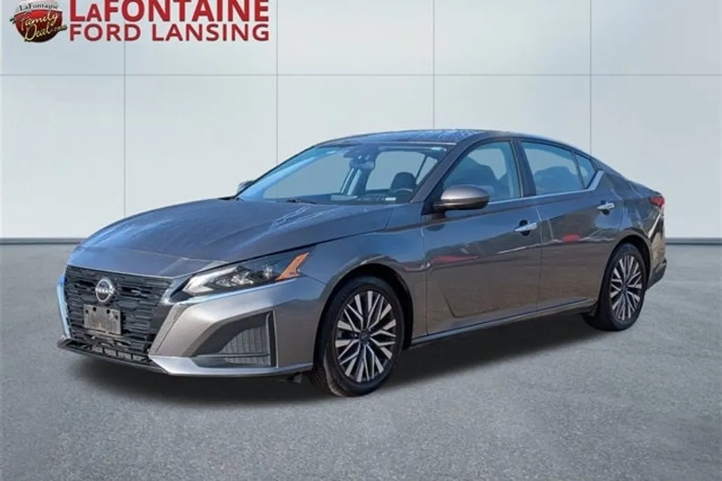 2023 Nissan Altima 2.5 SV photo 1