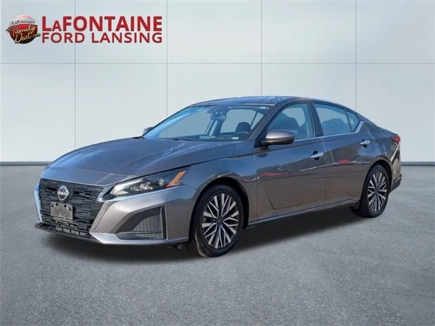 2023 Nissan Altima 2.5 SV photo 1