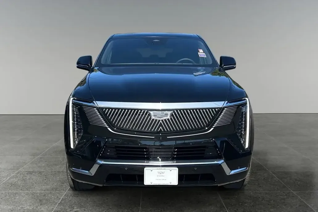 2026 Cadillac Escalade IQ Luxury photo 1