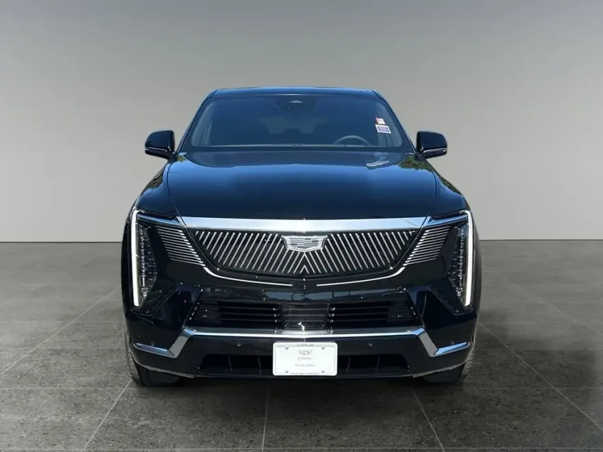 2026 Cadillac Escalade IQ Luxury photo 1