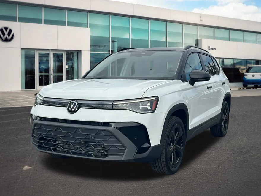 2025 Volkswagen Taos SE photo 1