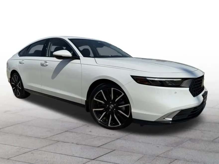 2024 Honda Accord Hybrid Touring photo 1
