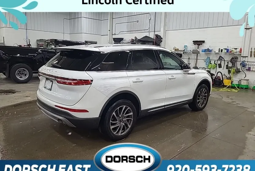 2022 Lincoln Corsair Standard photo 1
