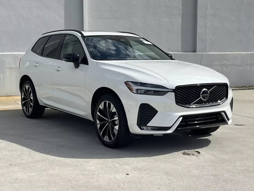 2026 Volvo XC60 B5 Plus photo 1