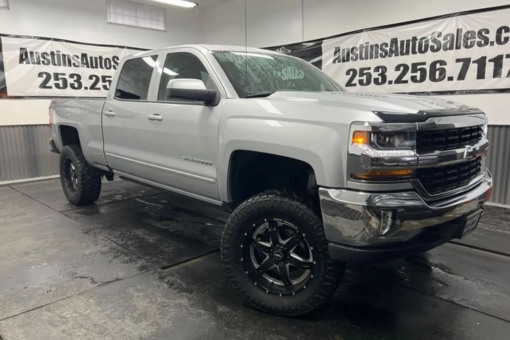 2017 Chevrolet Silverado 1500 LT photo 1