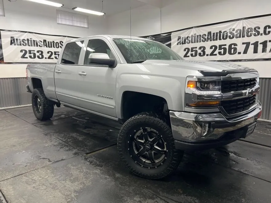 2017 Chevrolet Silverado 1500 LT photo 1