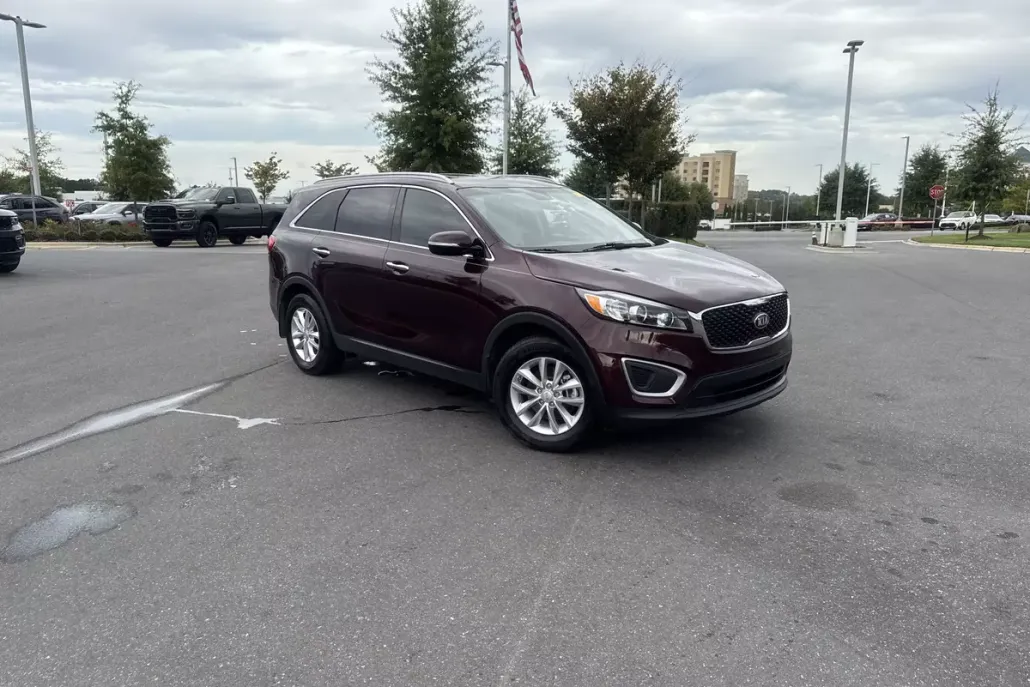 2017 Kia Sorento LX photo 1