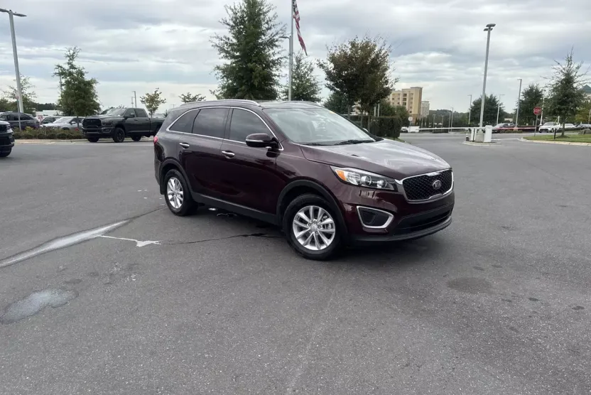 2017 Kia Sorento LX photo 1