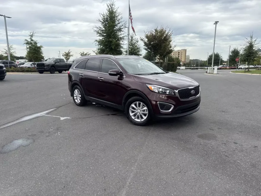 2017 Kia Sorento LX photo 1