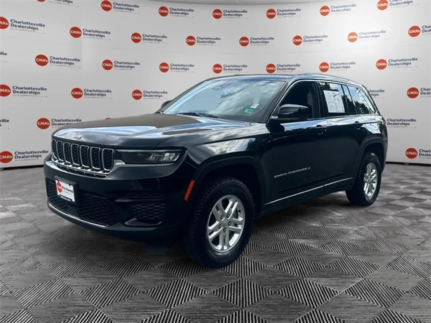2022 Jeep Grand Cherokee Laredo photo 1