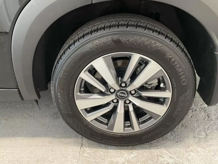 2024 Nissan Pathfinder SL photo 1