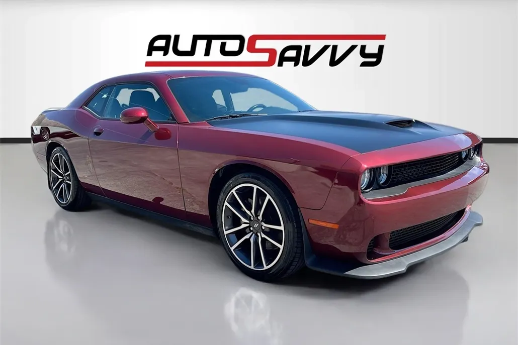 2023 Dodge Challenger R/T photo 1
