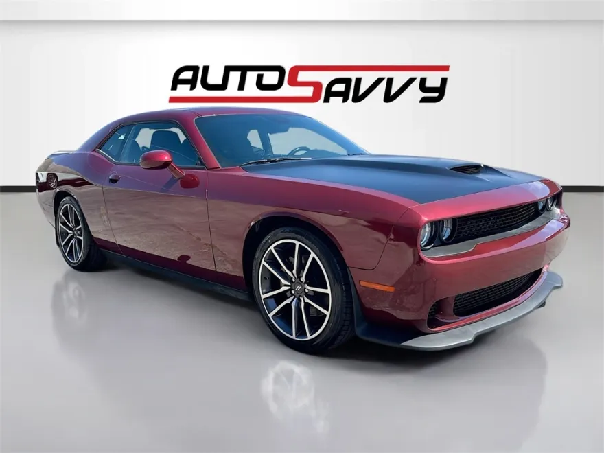 2023 Dodge Challenger R/T photo 1