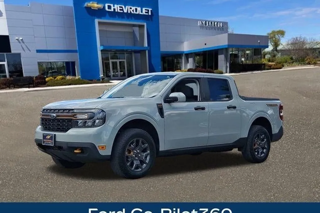 2023 Ford Maverick XLT photo 1