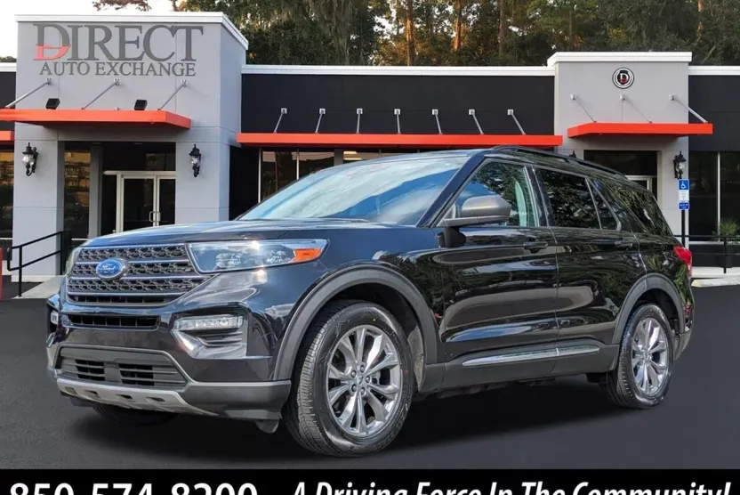2022 Ford Explorer XLT photo 1