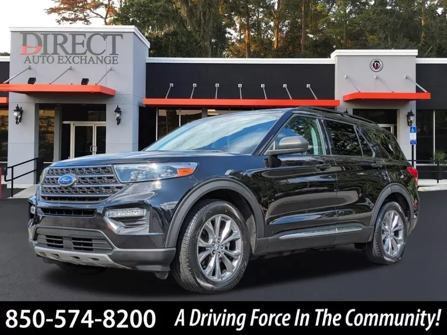 2022 Ford Explorer XLT photo 1