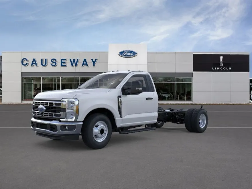 2026 Ford F-350 XL photo 1