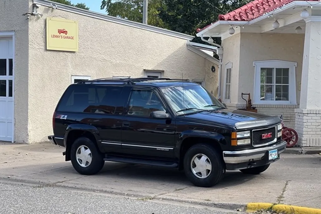 1996 Gmc Yukon SLT photo 1