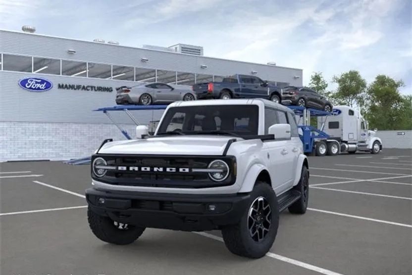 2025 Ford Bronco Outer Banks photo 1