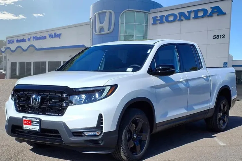 2026 Honda Ridgeline Black Edition photo 1
