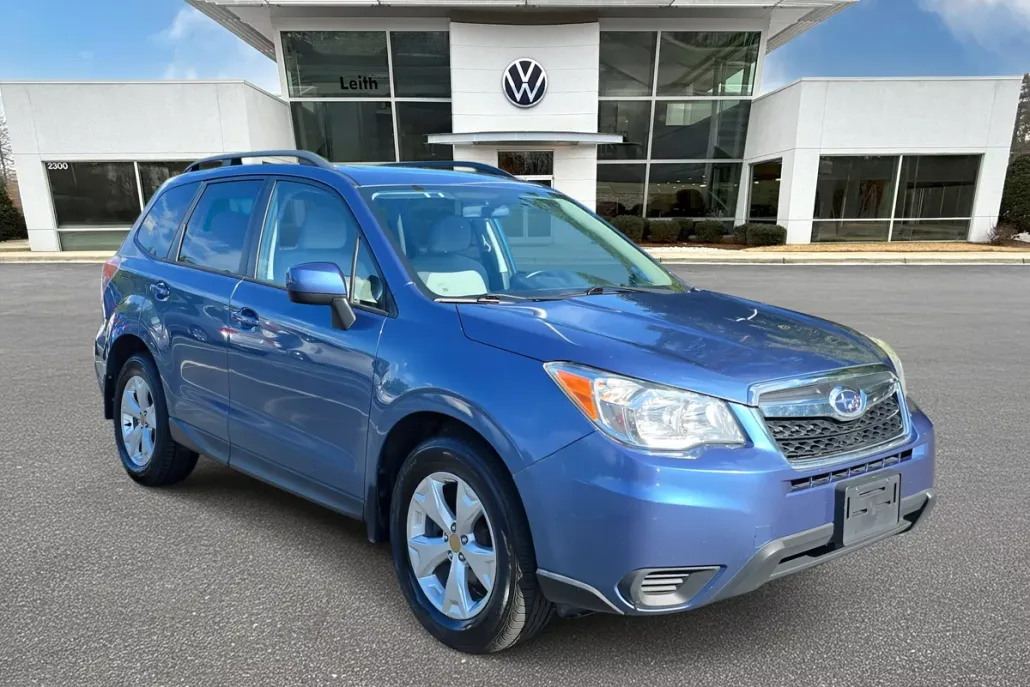 2015 Subaru Forester 2.5i Premium photo 1