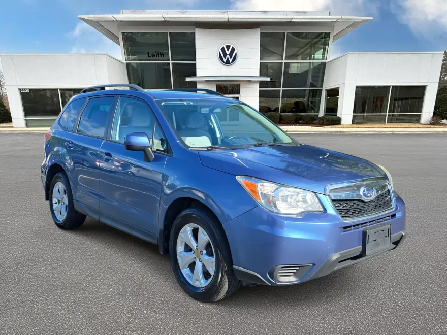 2015 Subaru Forester 2.5i Premium photo 1