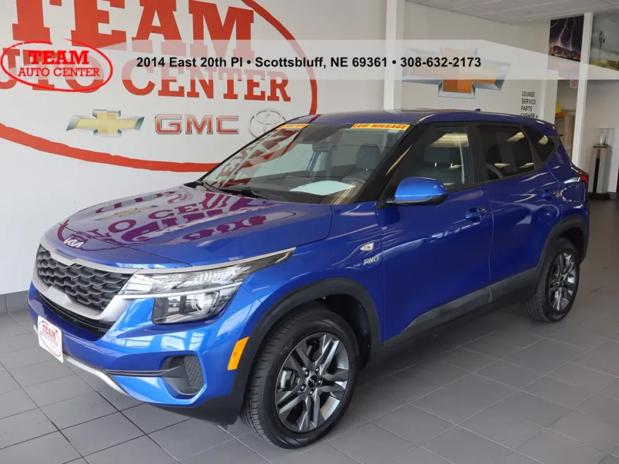 2023 Kia Seltos LX photo 1