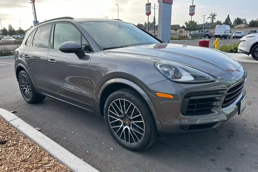 2019 Porsche Cayenne Base photo 1