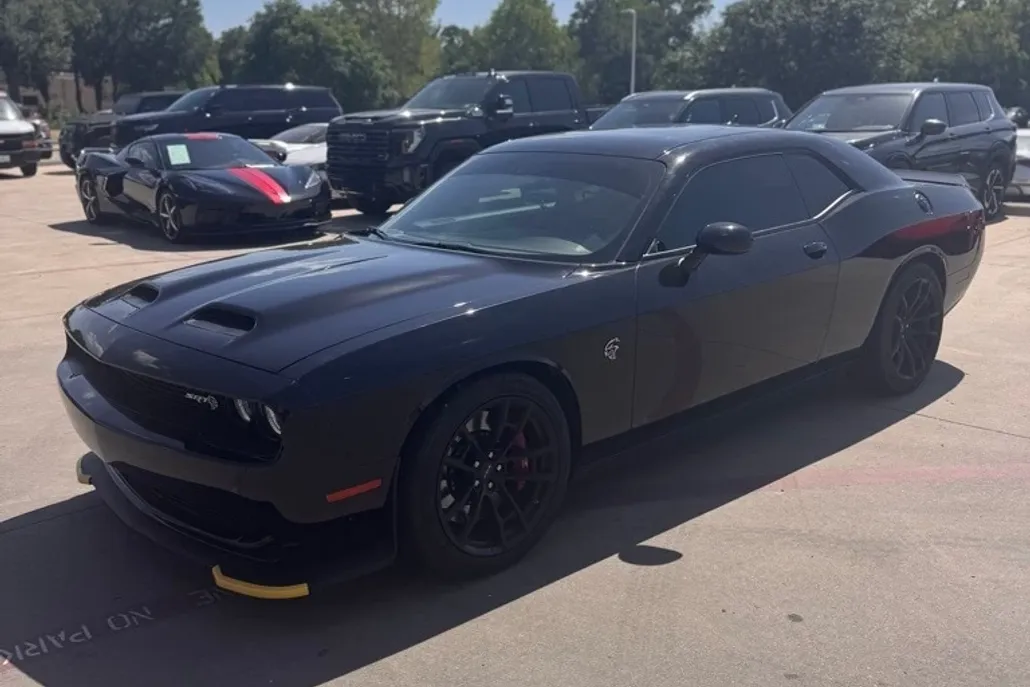 2023 Dodge Challenger SRT8 Hellcat photo 1