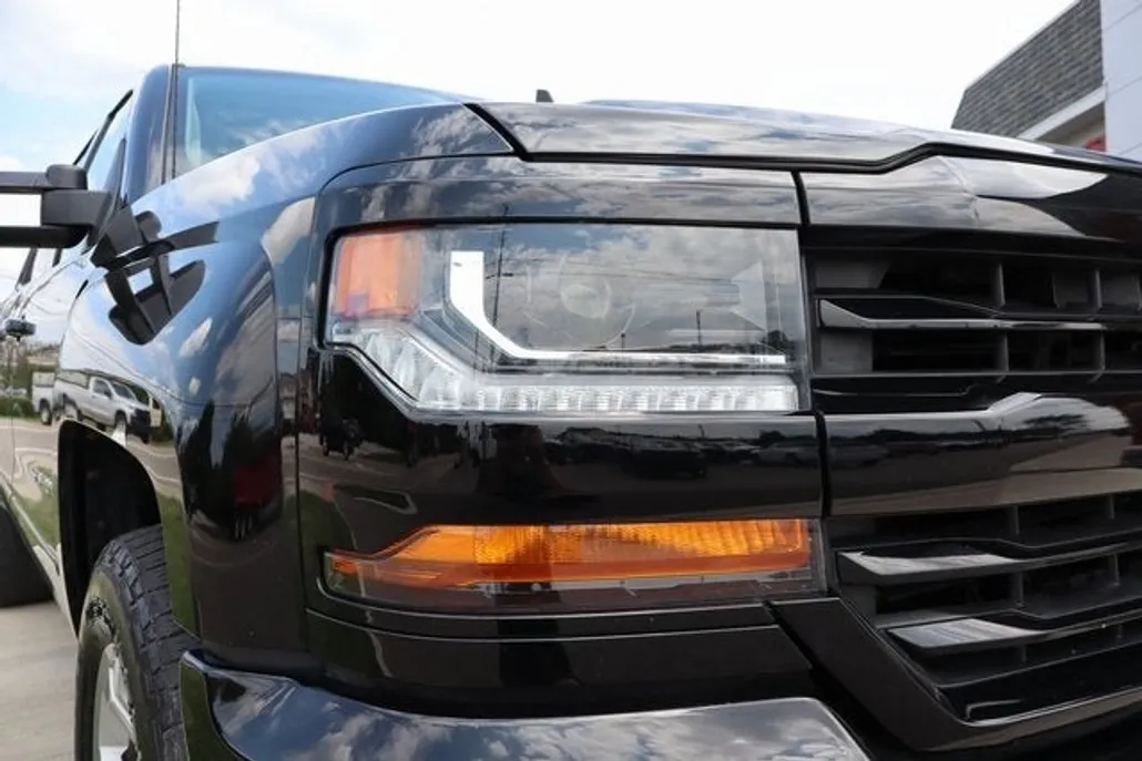 2018 Chevrolet Silverado 1500 LT2 photo 1