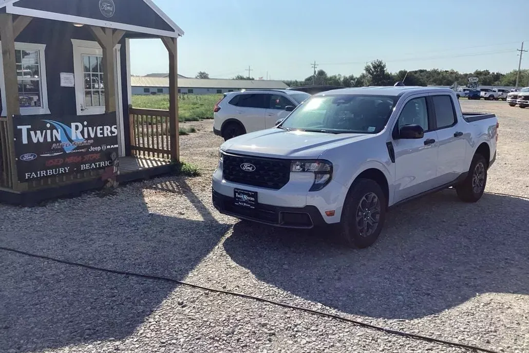 2025 Ford Maverick XLT photo 1