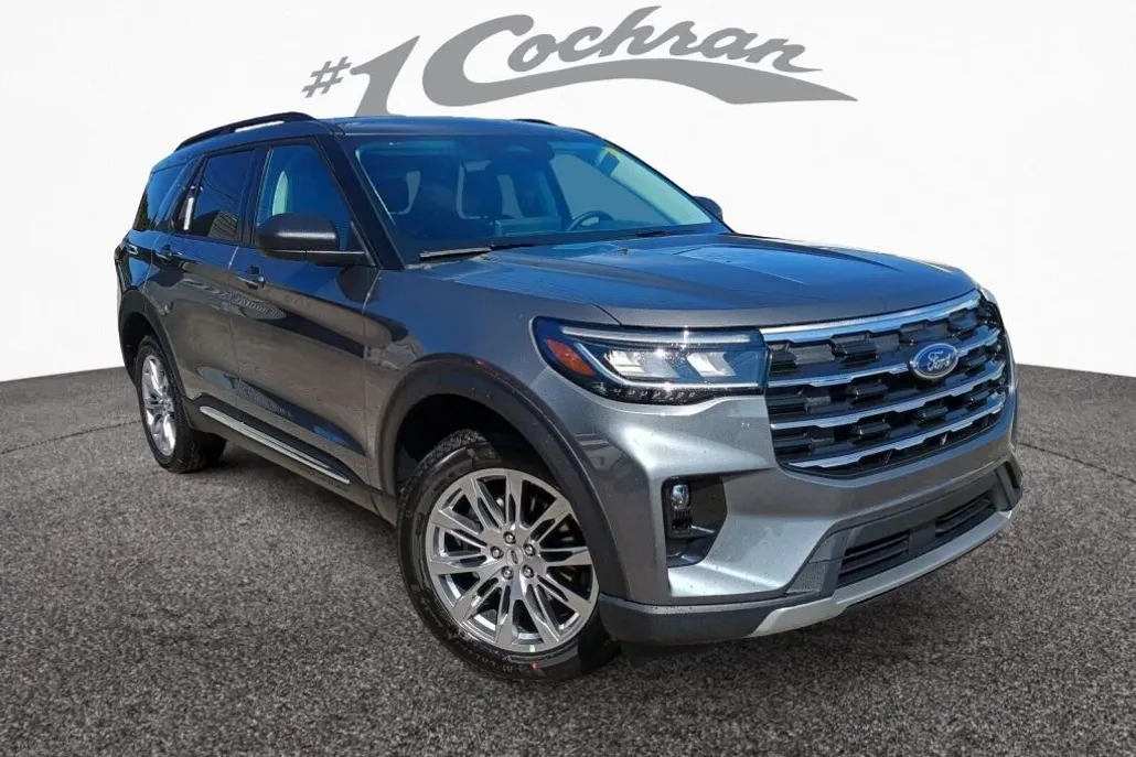 2025 Ford Explorer photo 1
