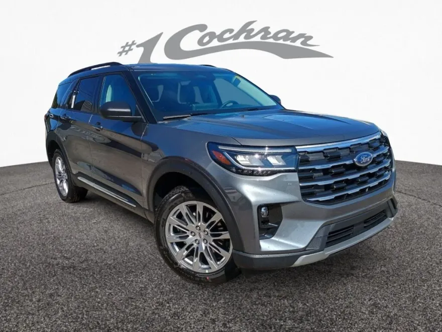 2025 Ford Explorer photo 1