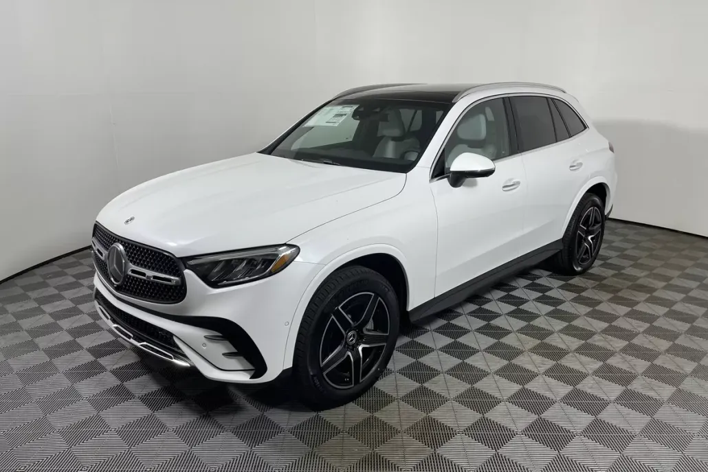 2026 Mercedes Benz GLC 300 photo 1