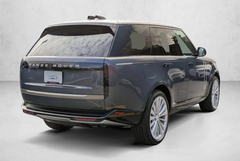 2025 Land Rover Range Rover SE photo 1
