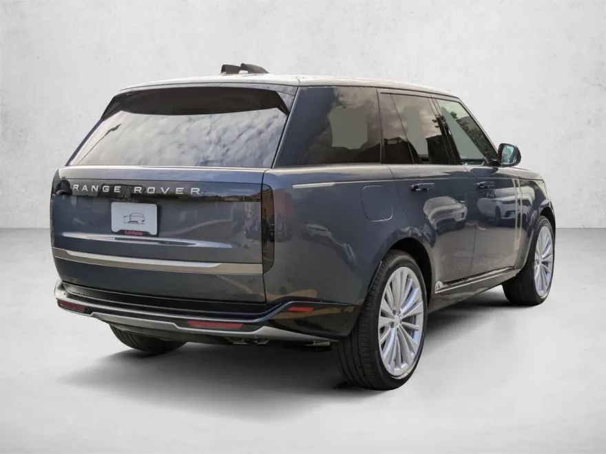 2025 Land Rover Range Rover SE photo 1