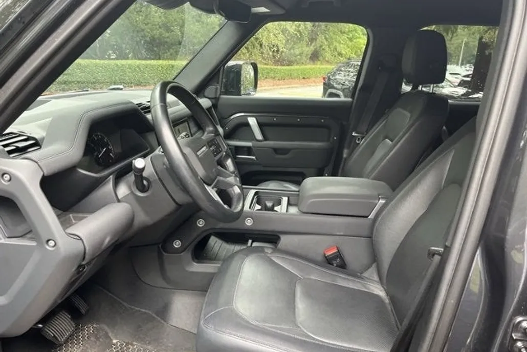 2023 Land Rover Defender X-Dynamic SE photo 1