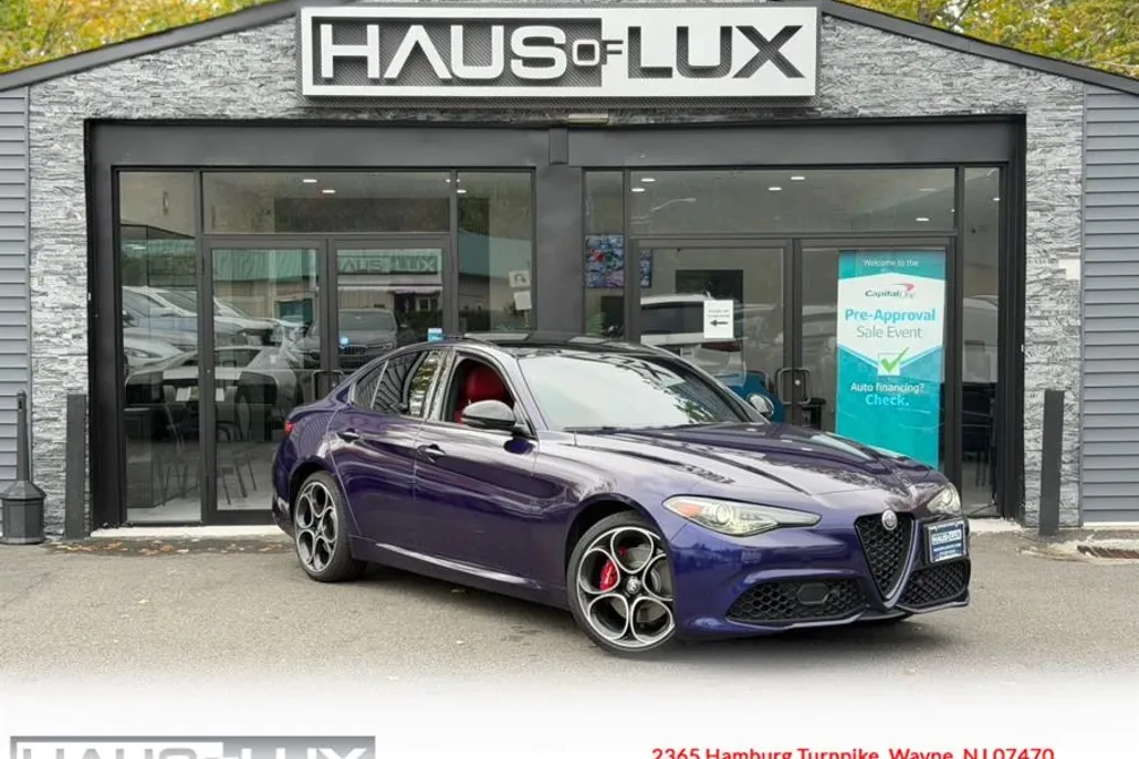 2022 Alfa Romeo Giulia Ti photo 1