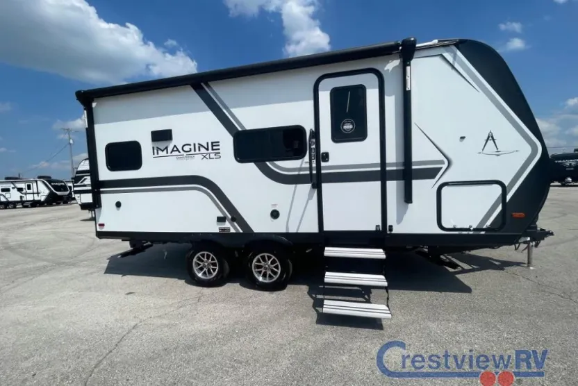 2025 Grand Design Recreational Imagine Narrow Body photo 1