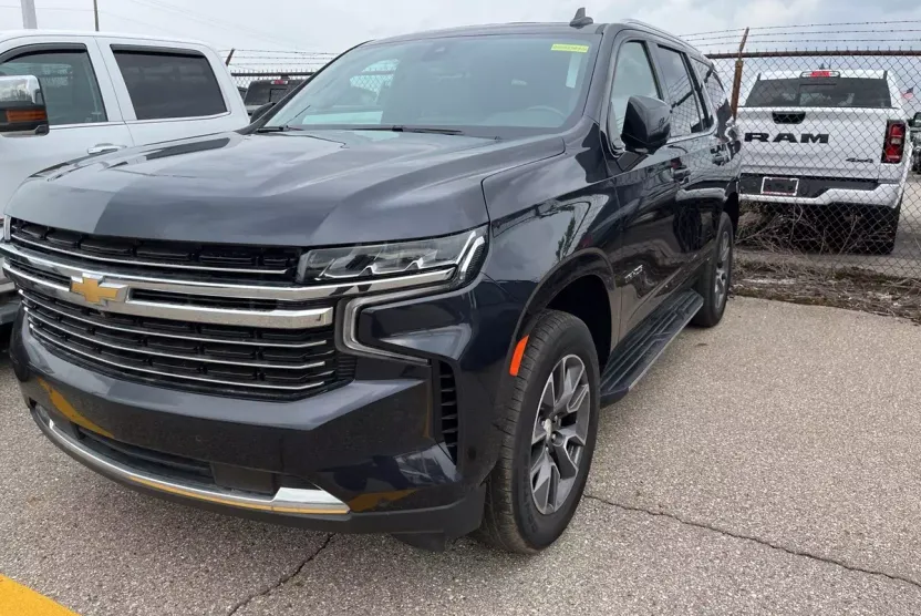 2022 Chevrolet Tahoe LT photo 1