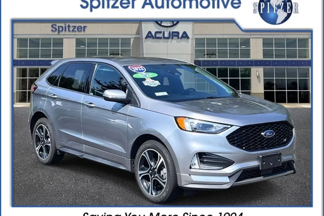 2023 Ford Edge ST photo 1