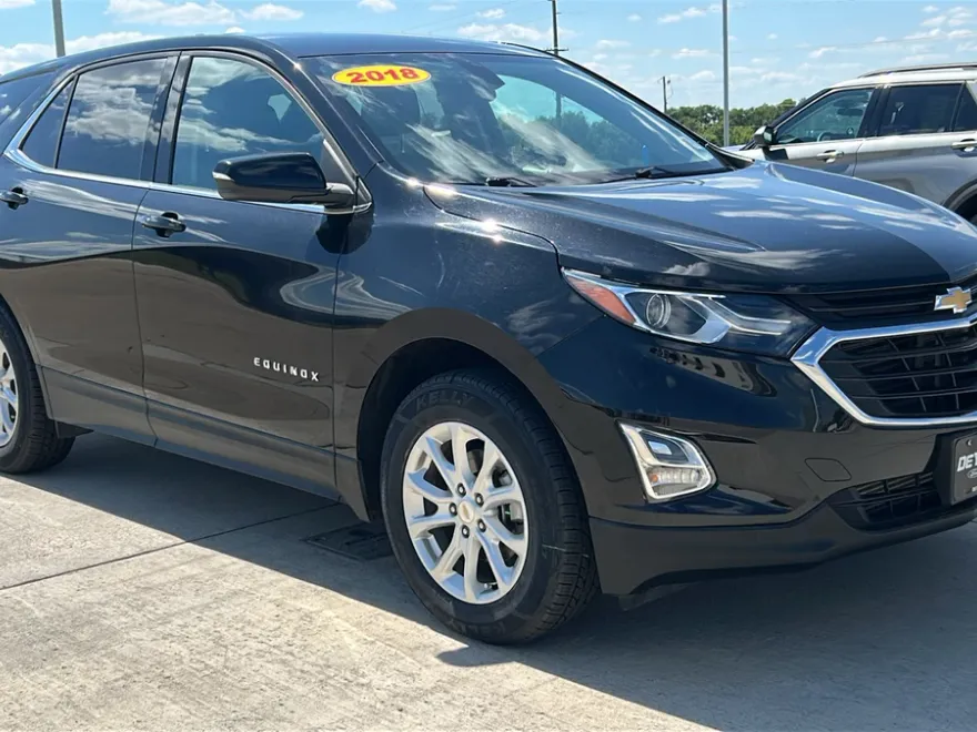 2018 Chevrolet Equinox LT photo 1
