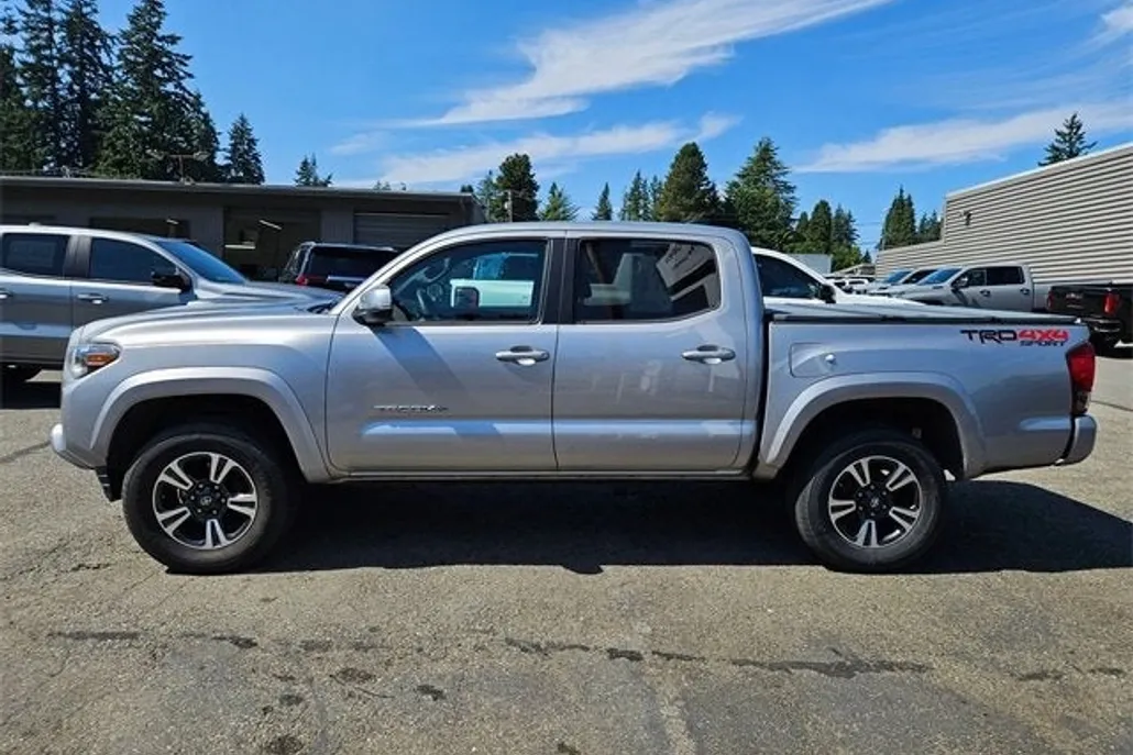 2016 Toyota Tacoma SR photo 1